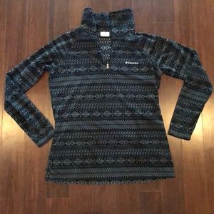 Black Columbia pull over